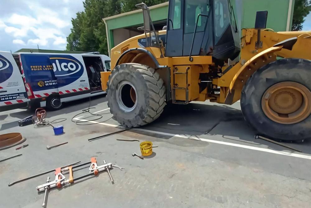 Changement de pneu de tracteur